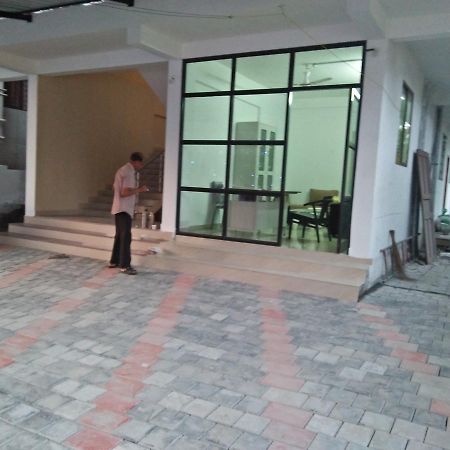 Metro Mens Hostel Kochi Dış mekan fotoğraf
